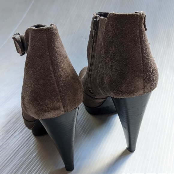 STEVE MADDEN P-Dax taupe suede platform heeled ankle booties - Picture 12 of 16